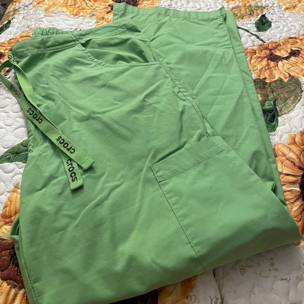 COPY - Crocs scrub pants